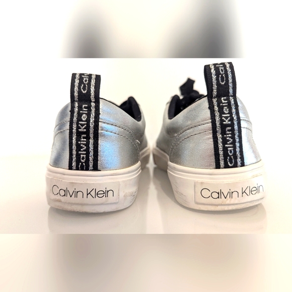 Calvin Klein Lariss Silver sneakers 8US - Picture 3 of 5